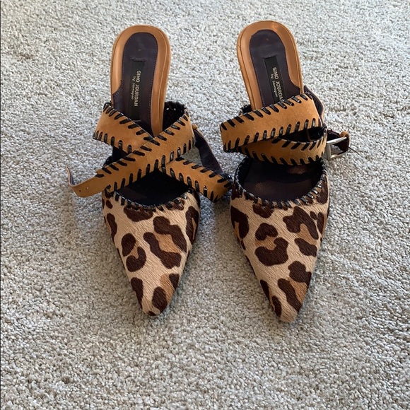 Simo Jourdan Pumps - Picture 1 of 4